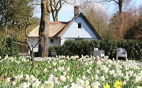 Romantic Farmhouse Close To The Forest